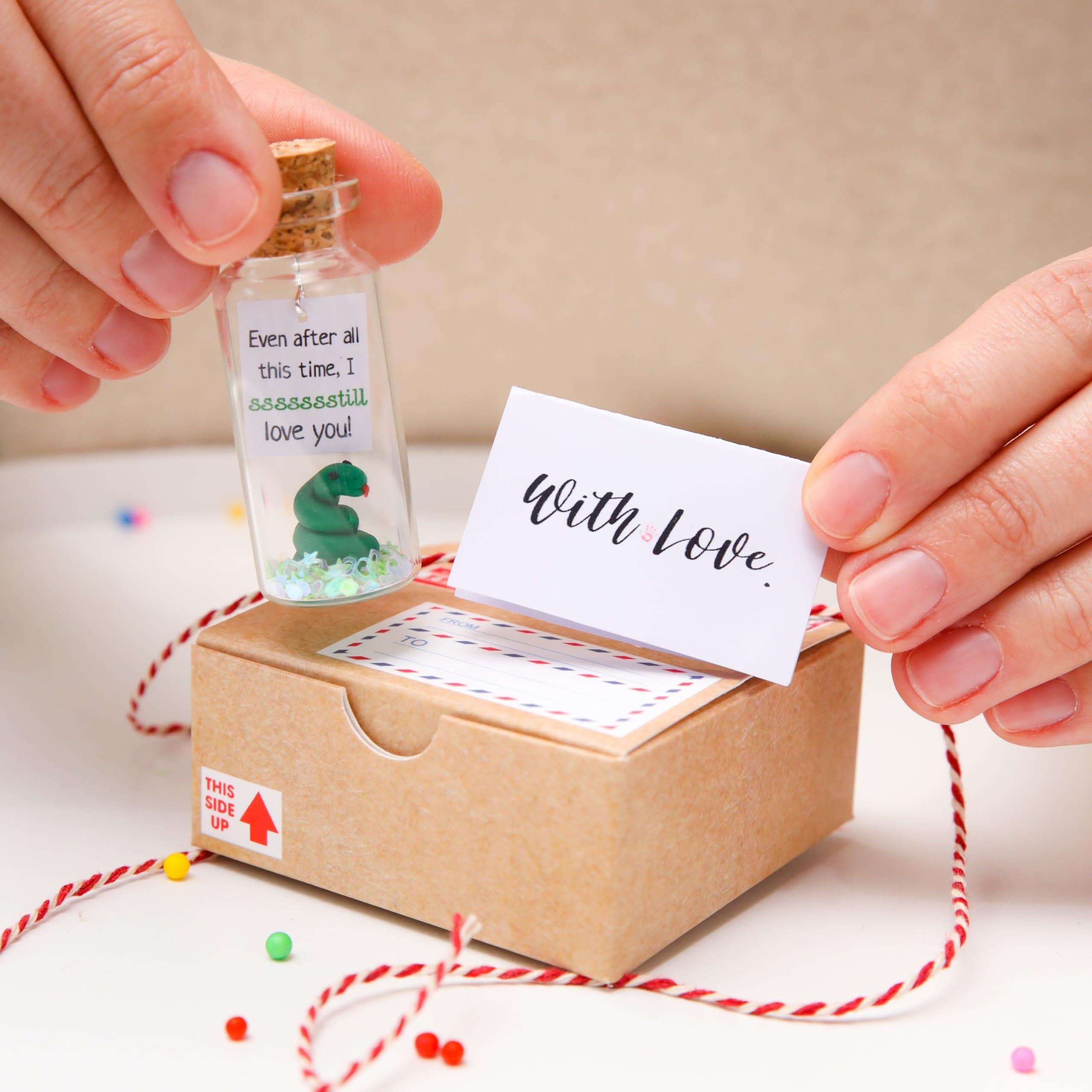 Kseniya Revta Anniversary Present for Her & Him Valentines Day Romantic Gift to Boyfriend Girlfriend Message I Love You Gifts Wife Husband (Snake I Sssssstill Love You In Craft Gift Box) Kseniya Revta Anniversary Present for Her & Him Valentines Day Romantic Gift to Boyfriend Girlfriend Message I Love You Gifts Wife Husband (Snake I Sssssstill Love You In Craft Gift Box)