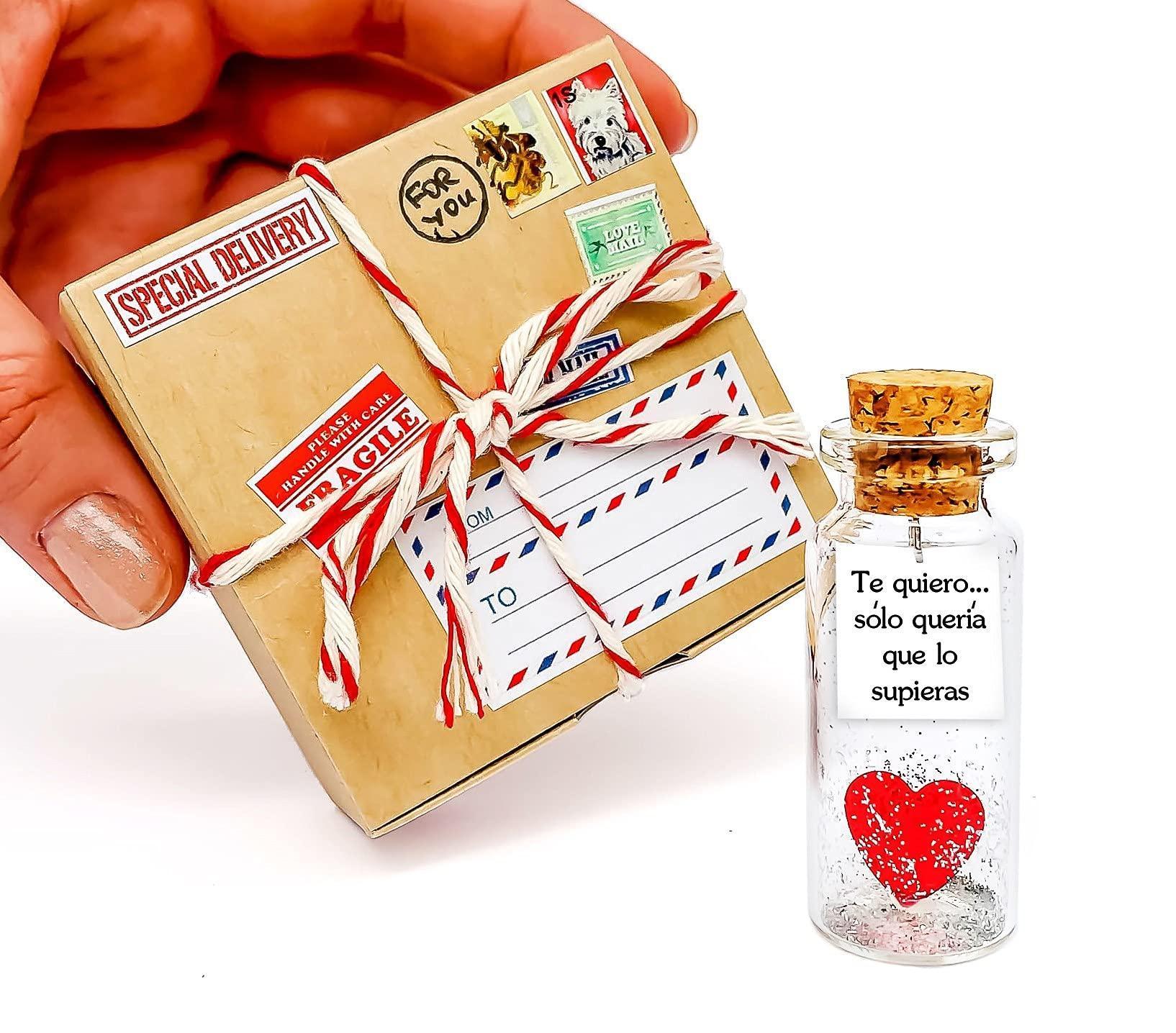 Mensaje romántico en una botella para regalar a tu novio o novia Tarro de los deseos con una tarjeta para tu esposo o esposa (bottle in cute craft paper box Te quiero… sólo quería que lo supieras) Mensaje romántico en una botella para regalar a tu novio o novia Tarro de los deseos con una tarjeta para tu esposo o esposa (bottle in cute craft paper box Te quiero… sólo quería que lo supieras)