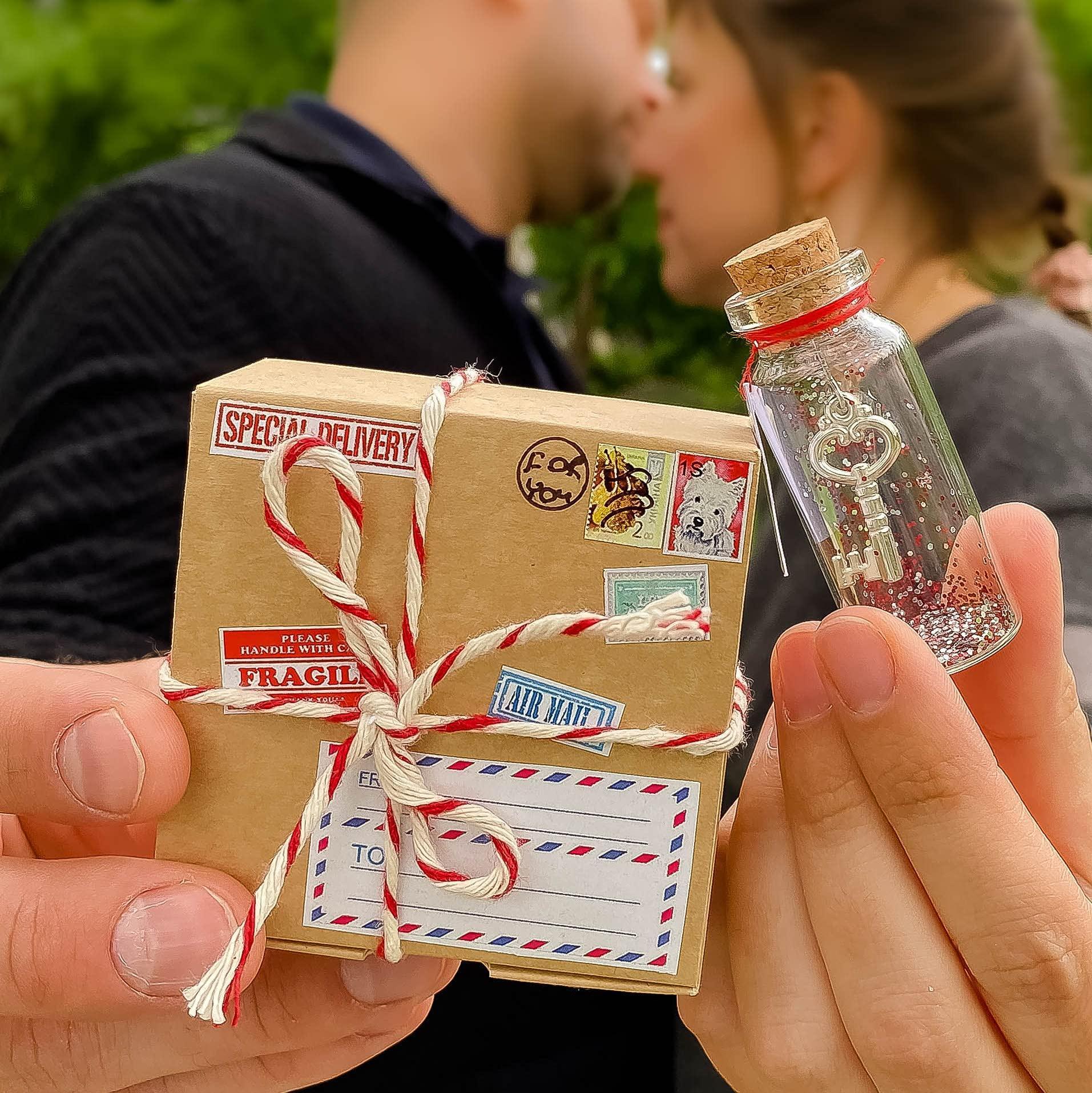 Mensaje romántico en una botella para regalar a tu novio o novia Tarro de los deseos con una tarjeta para tu esposo o esposa (bottle in cute craft paper box Tu tienes la llave de mi corazón) Mensaje romántico en una botella para regalar a tu novio o novia Tarro de los deseos con una tarjeta para tu esposo o esposa (bottle in cute craft paper box Tu tienes la llave de mi corazón)